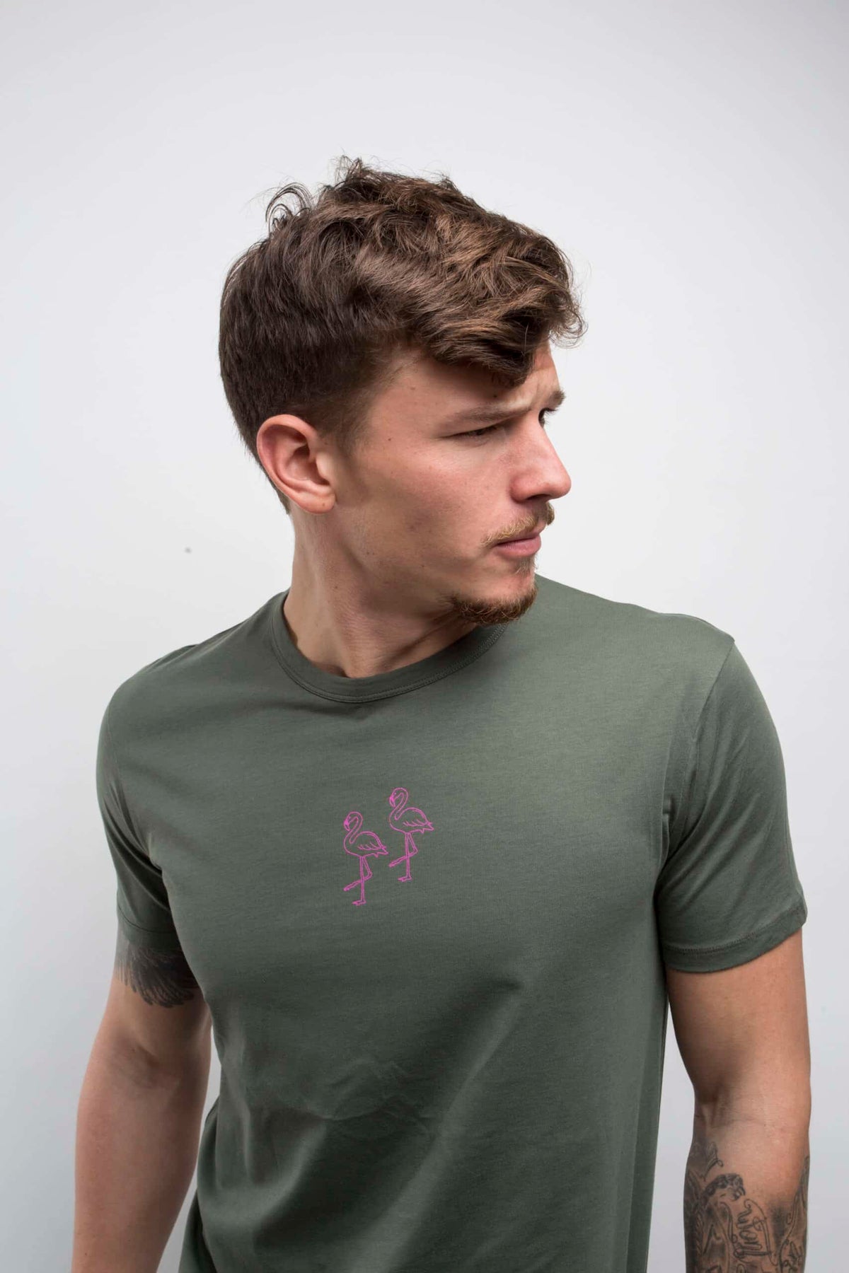 T-SHIRT שרוול קצר הדפס של זוג פלמינגו זית.