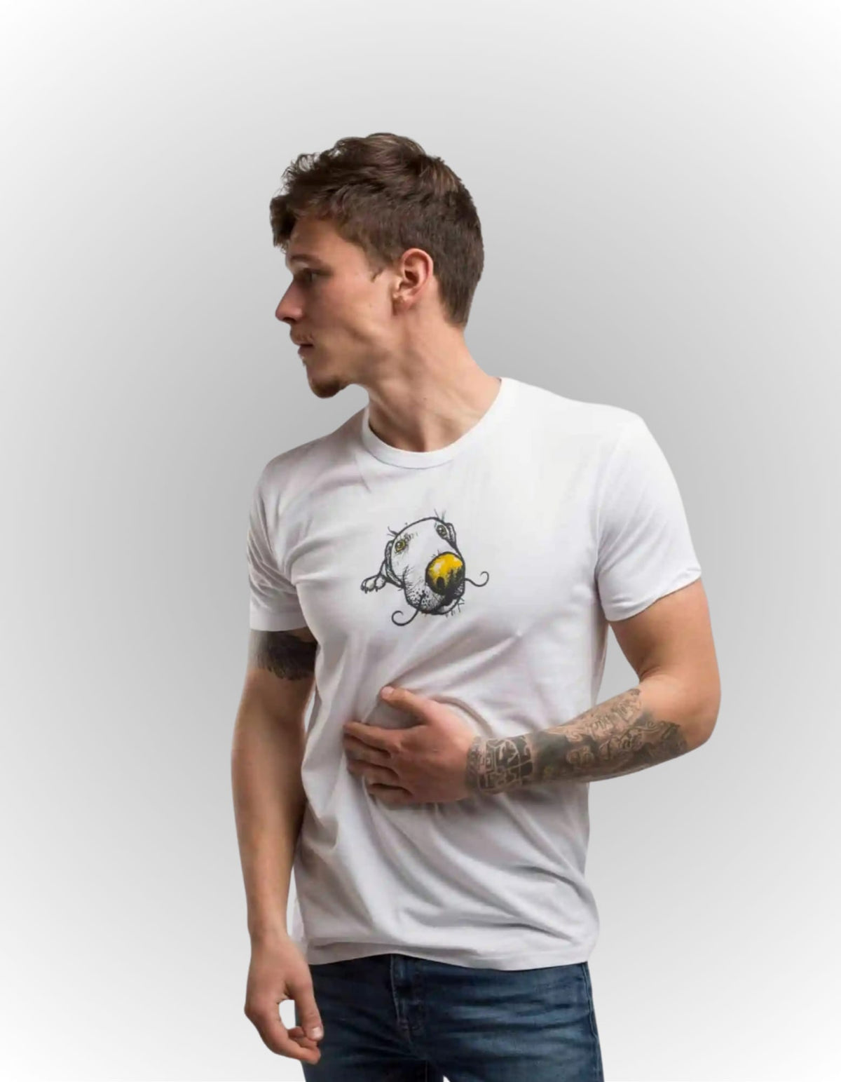 T-SHIRT לבן עם הדפס כלב לבן