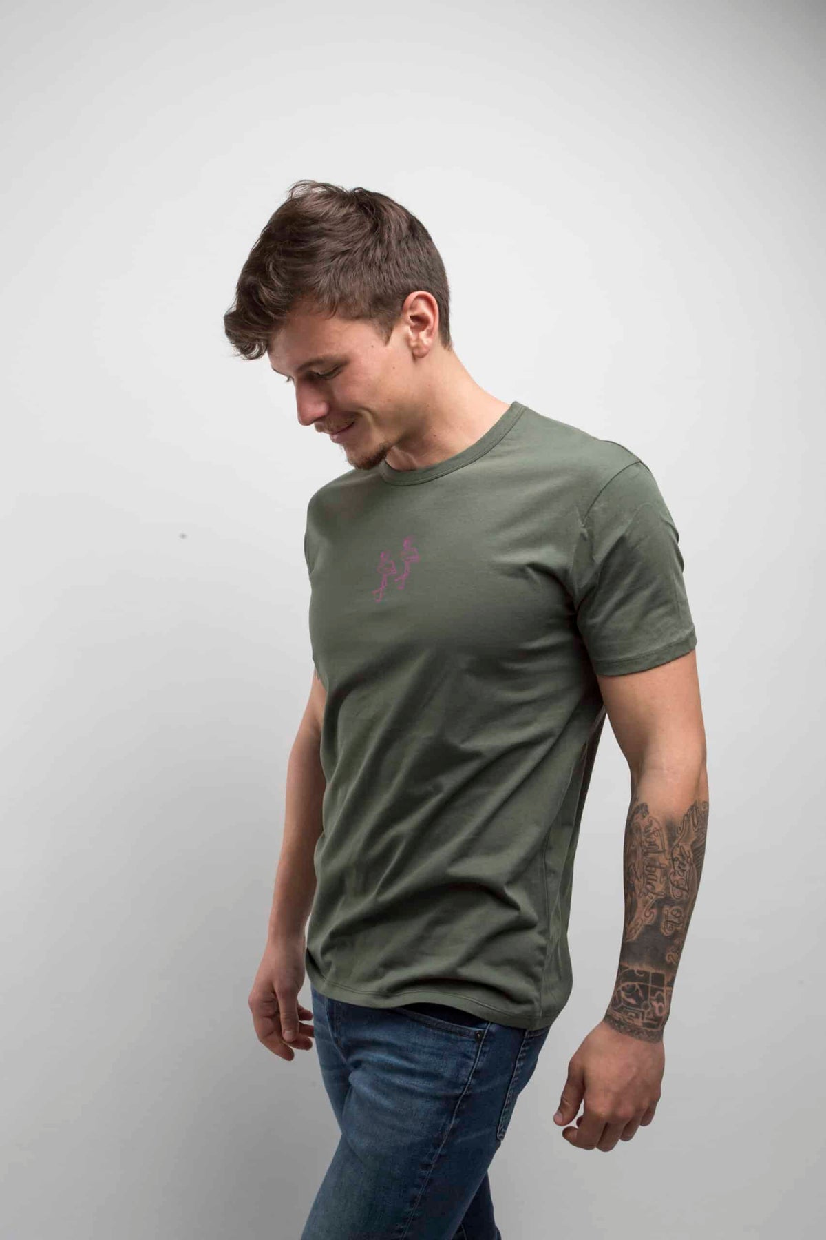 T-SHIRT שרוול קצר הדפס של זוג פלמינגו זית.